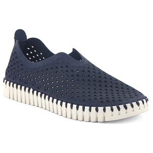 Ilse Jacobsen scalloped slip-on sneaker flats in navy blue